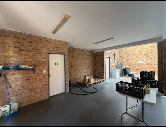 155M² WAREHOUSE TO LET IN CHLOORKOP